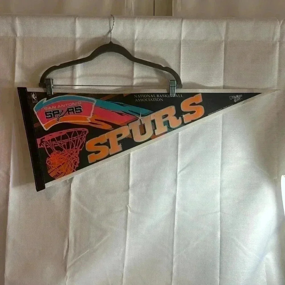 NBA San‎ Antonio Spurs Pennant OLD SCHOOL VINTAGE logo